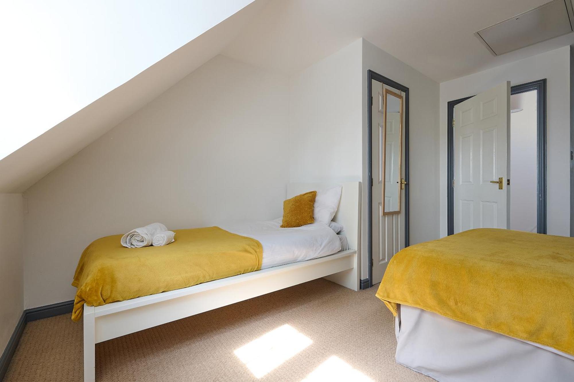 Nec Exhibitor Home, Stay Near Birmingham Airport Exterior photo
